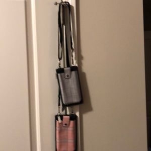 NWT cell phone cross body purse!
